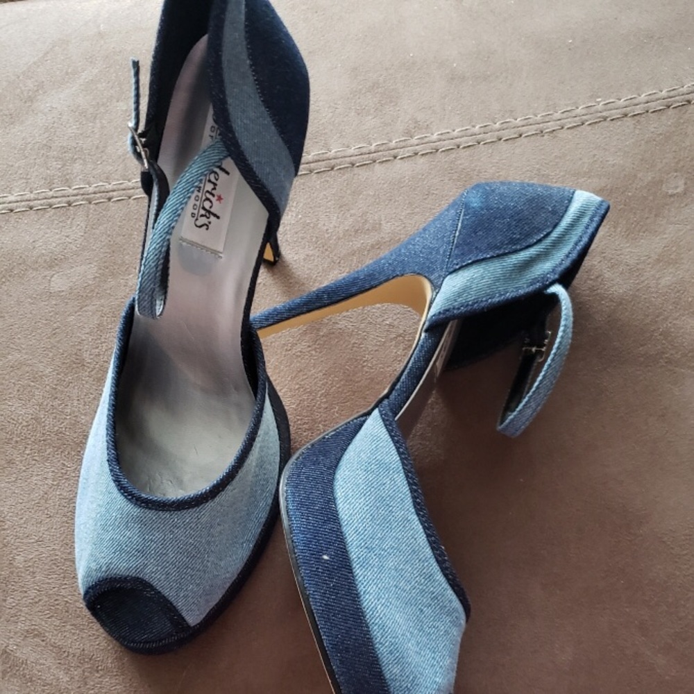 Denim high heels 👠